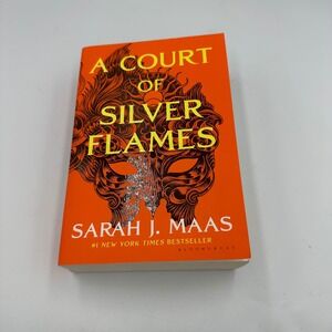 A Court of Silver Flames Sarah J Maas Fantasy Romance Paperback Book Excllent